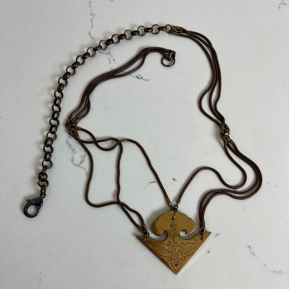 Beautiful unique antique style necklace
